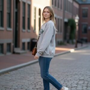 Boston Casual Gray Crewneck Sweatshirt size large